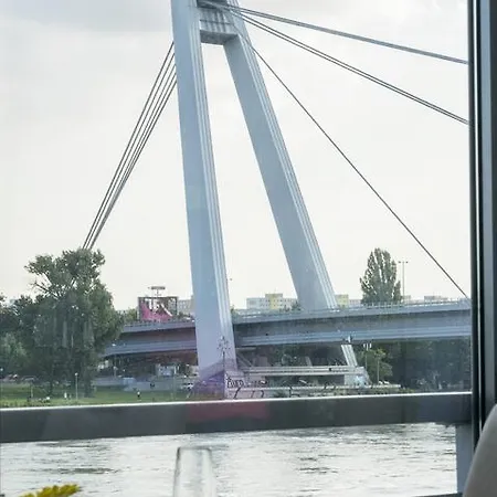 Gracia Hotel en barco