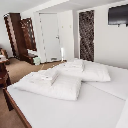 Hotel en barco Gracia 3*