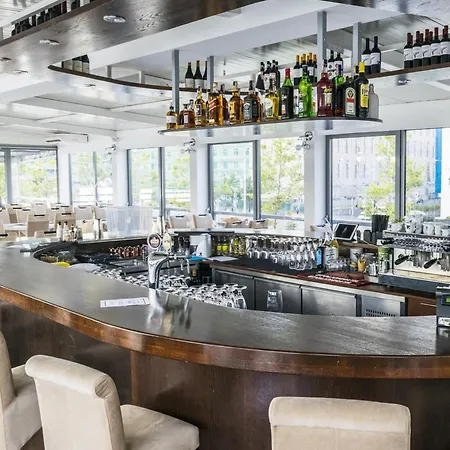 Hotel en barco Gracia