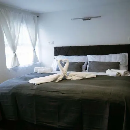 Gracia Hotel en barco