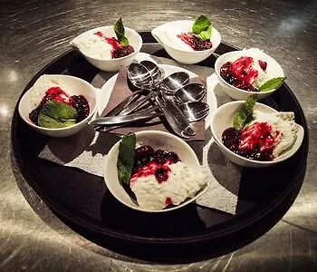 Gracia Bådhotel Bratislava